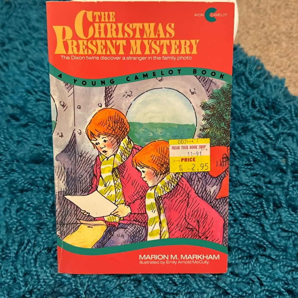 🎉2/$15🎉 The Christmas Present Mystery by Marion Markham, paperback, 1984
